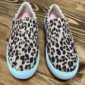 Dr. Scholl’s Madison slip on sneakers size 9